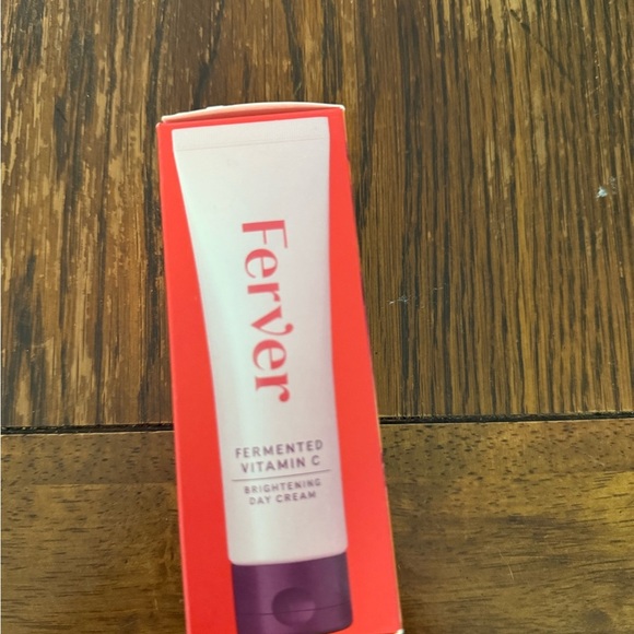 Ferver Fermented Vitamin C 6X Brightening Day Cream 1 FL Oz - Picture 2 of 8
